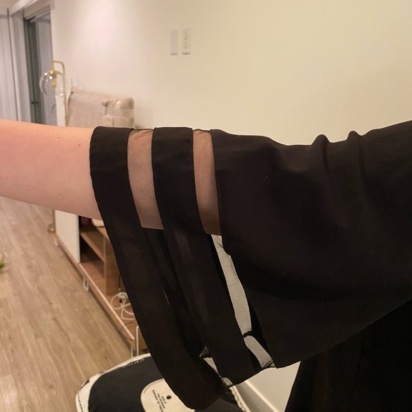 Black Flounce Sleeve 3/4 Blouse - Picture 3 of 5